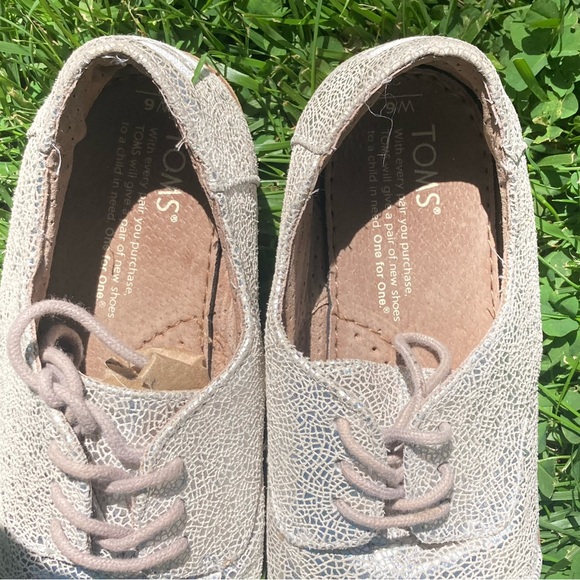 Toms crackle silver brogues - Picture 9 of 9